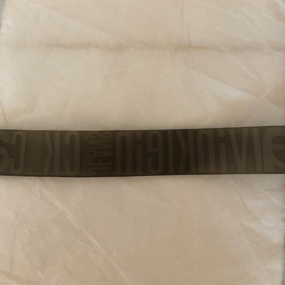 CALVIN KLEIN JEANS GREY RUBER MOLDED BELT sz 31.5 main image 7